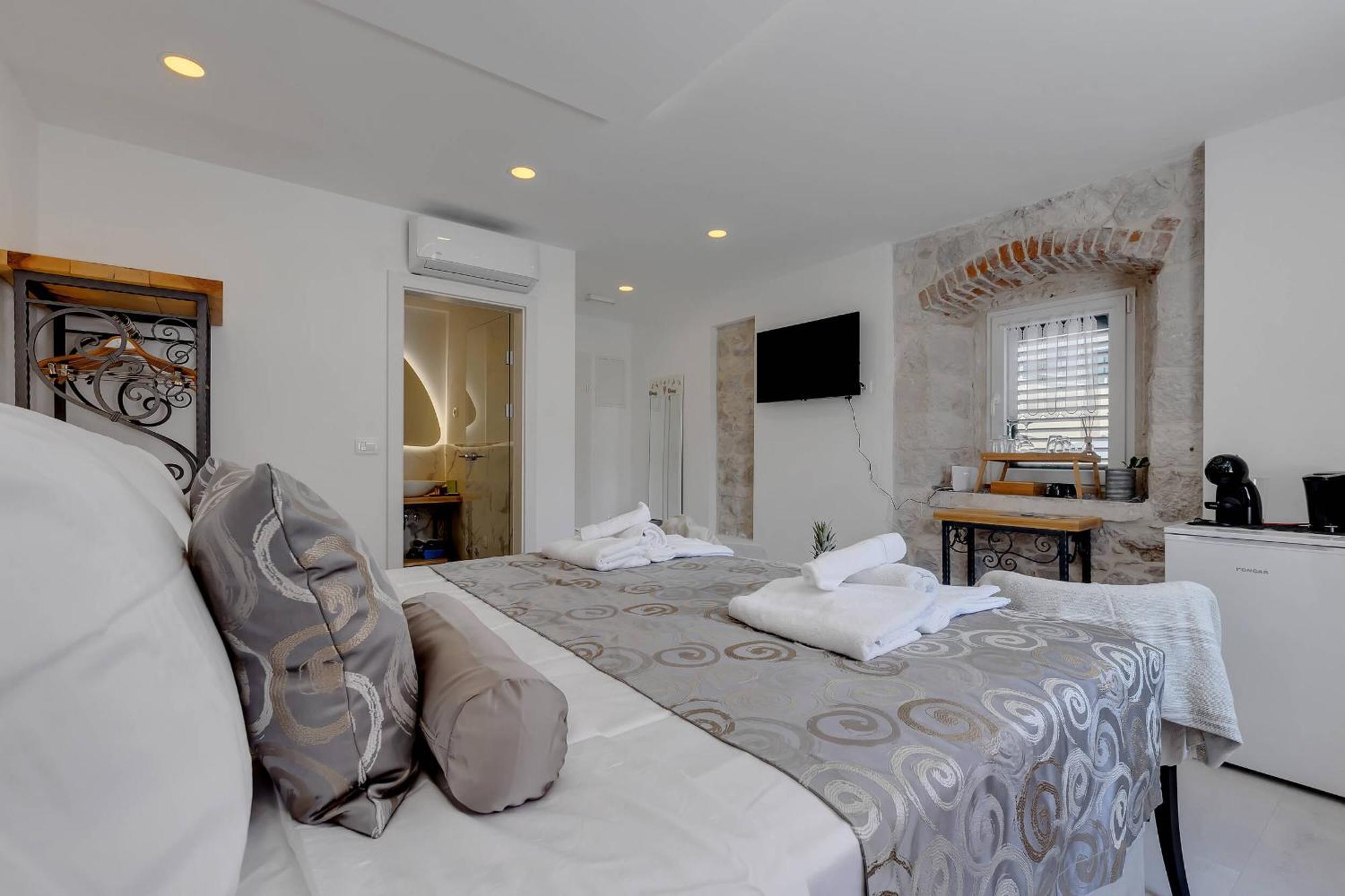 Luxury Rooms Palace B&B Makarska Exterior foto