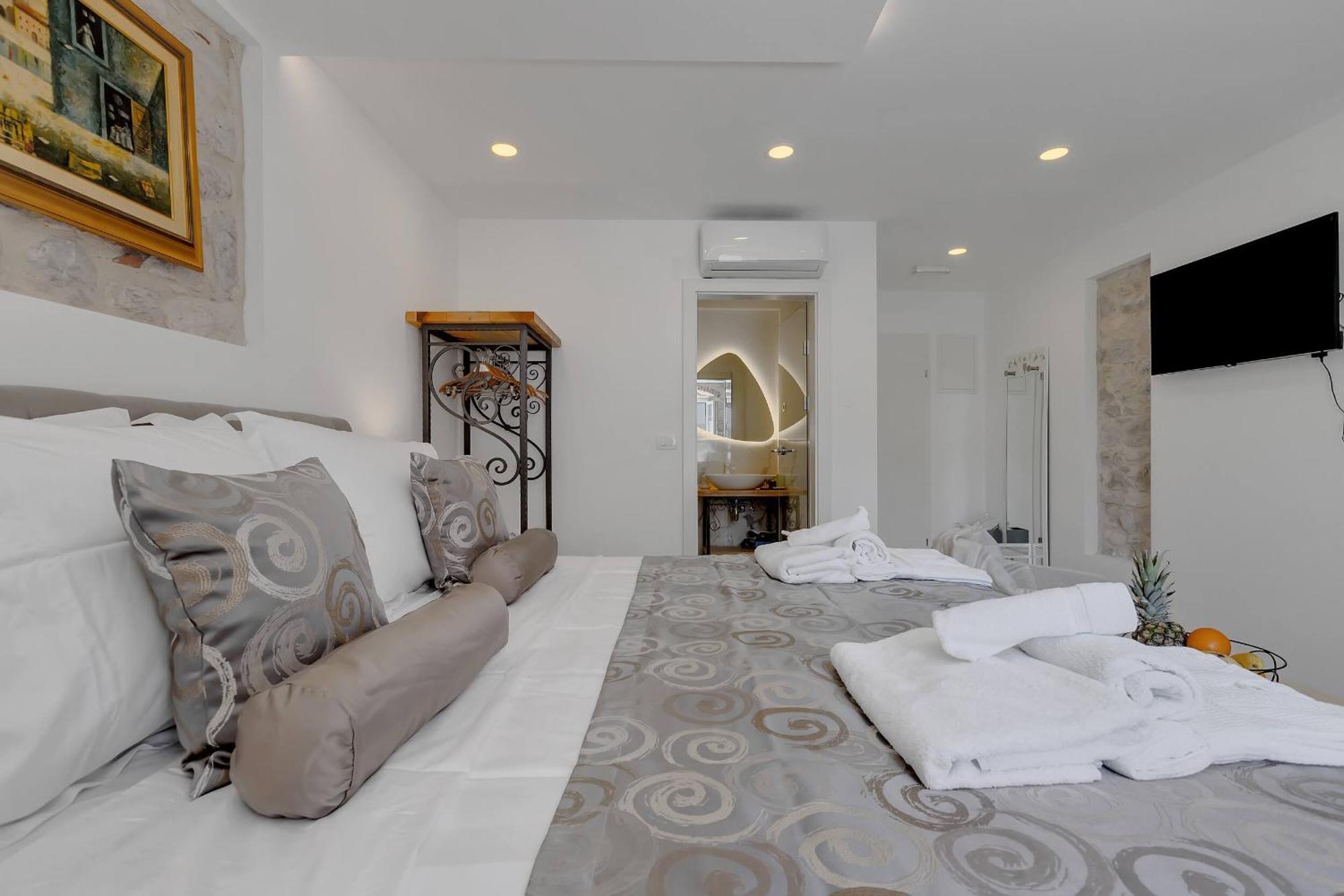 Luxury Rooms Palace B&B Makarska Exterior foto
