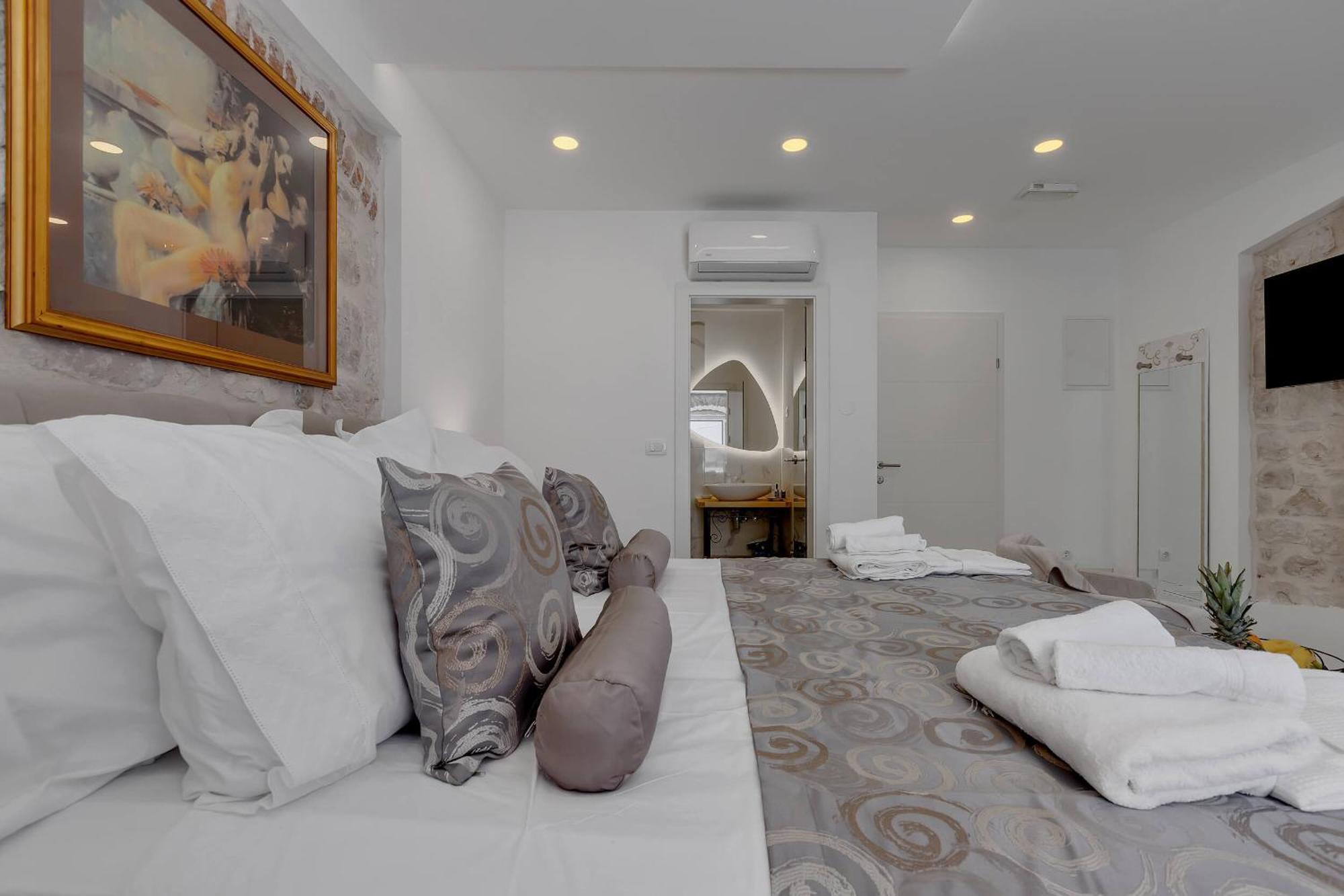 Luxury Rooms Palace B&B Makarska Exterior foto